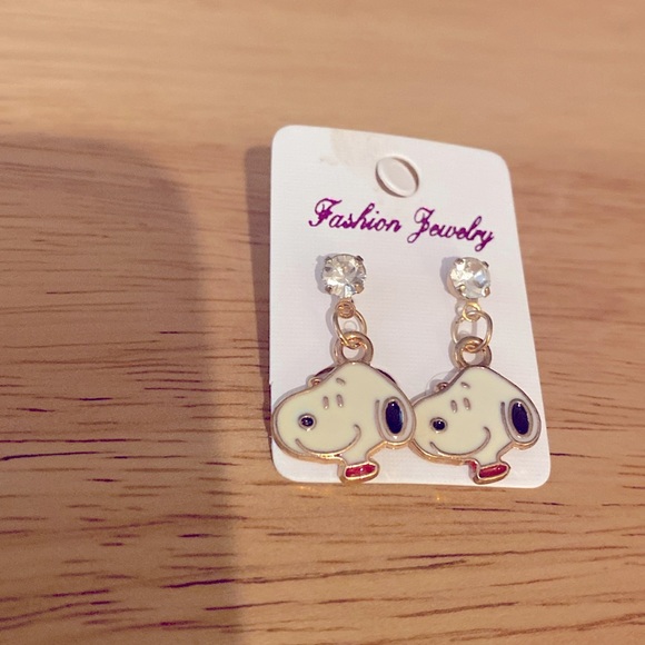 Snoopy Earrings - Picture 3 of 3